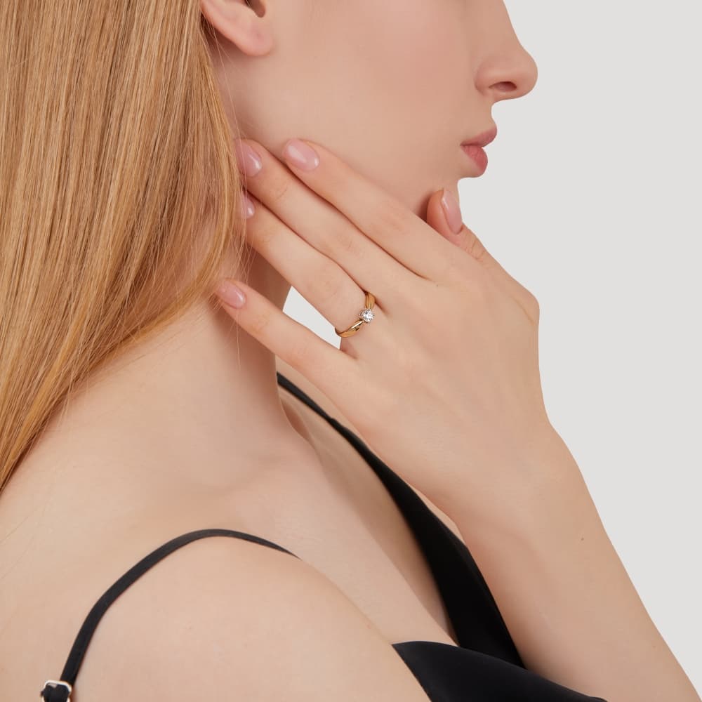 Кольцо из золота 585 с бриллиантом