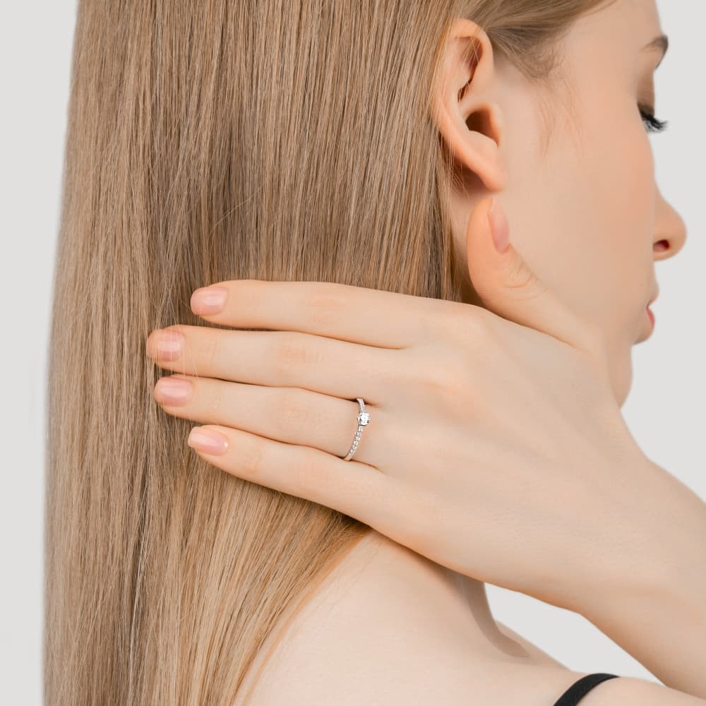 Кольцо из золота 585 с бриллиантом