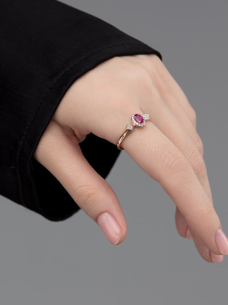 Кольцо из золота 585 с рубинами