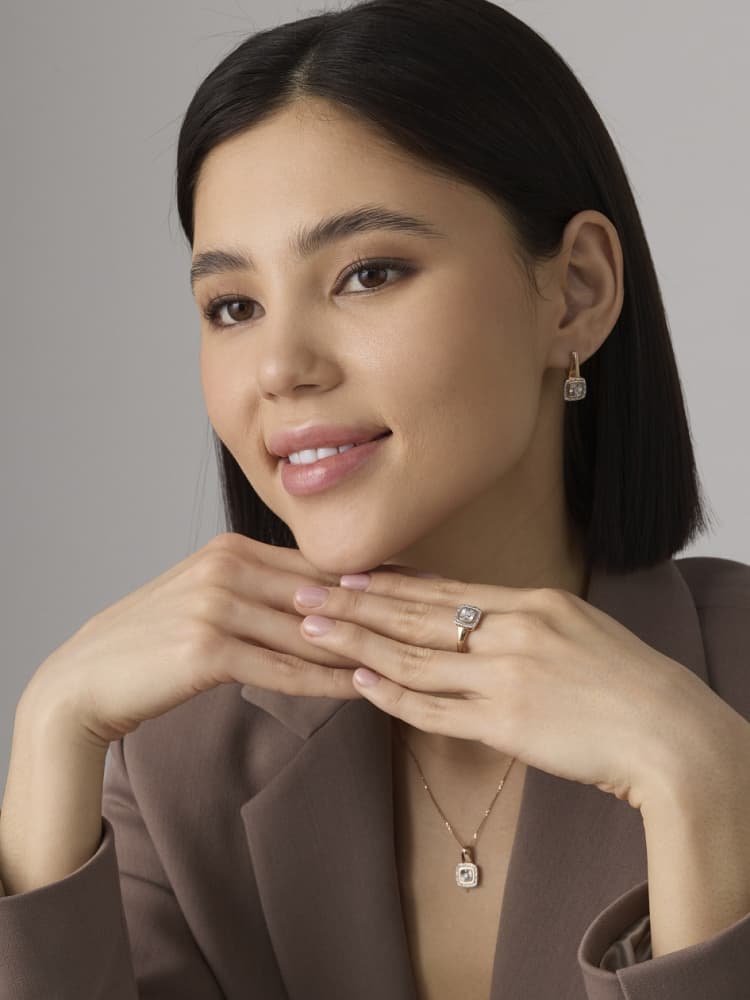 Кольцо из золота 585 с бриллиантами