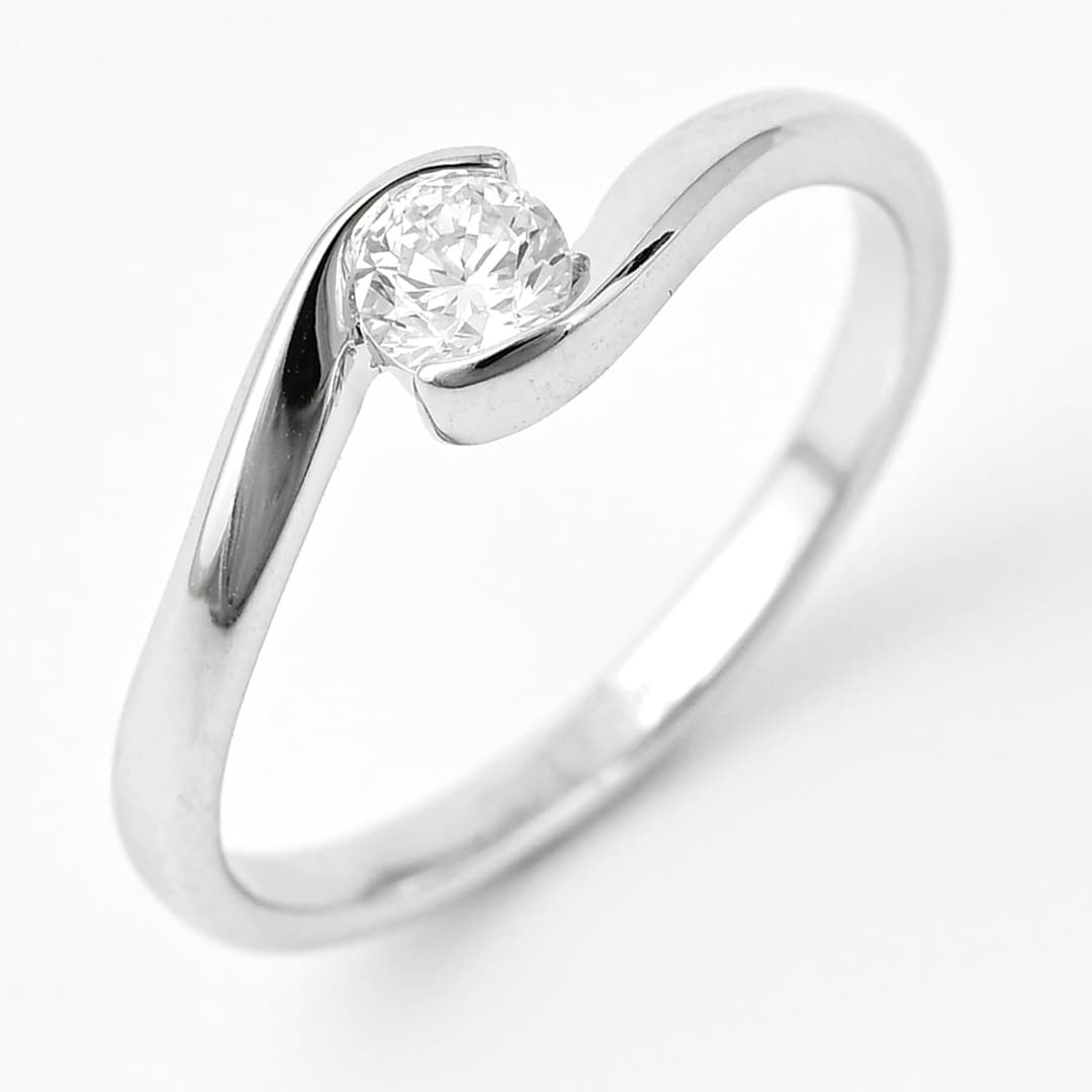 Кольцо из серебра 925 с выращенными бриллиантами