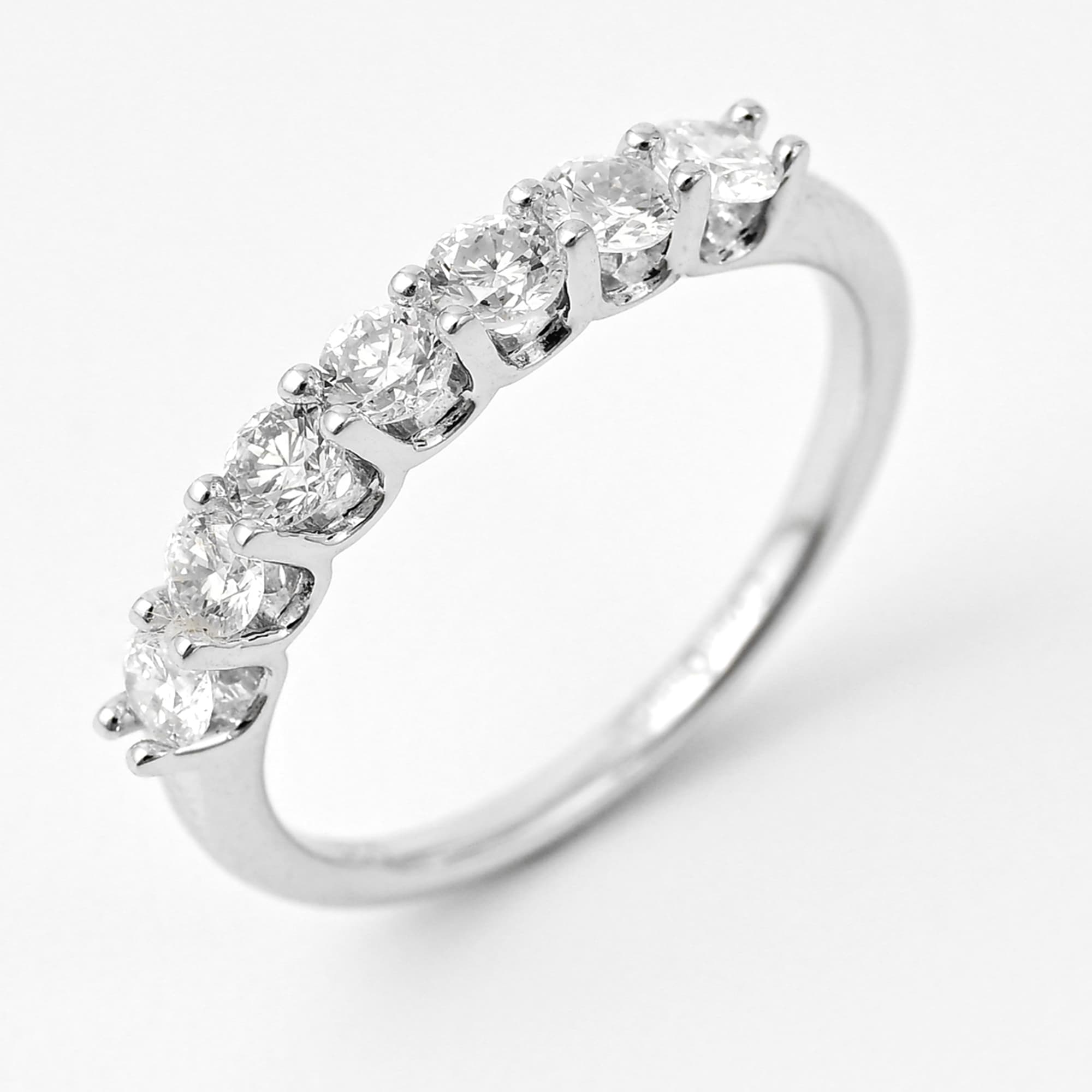 Кольцо из серебра 925 с выращенными бриллиантами