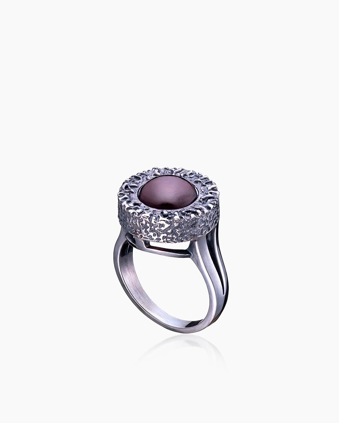 Кольцо из серебра 925 с гранатами