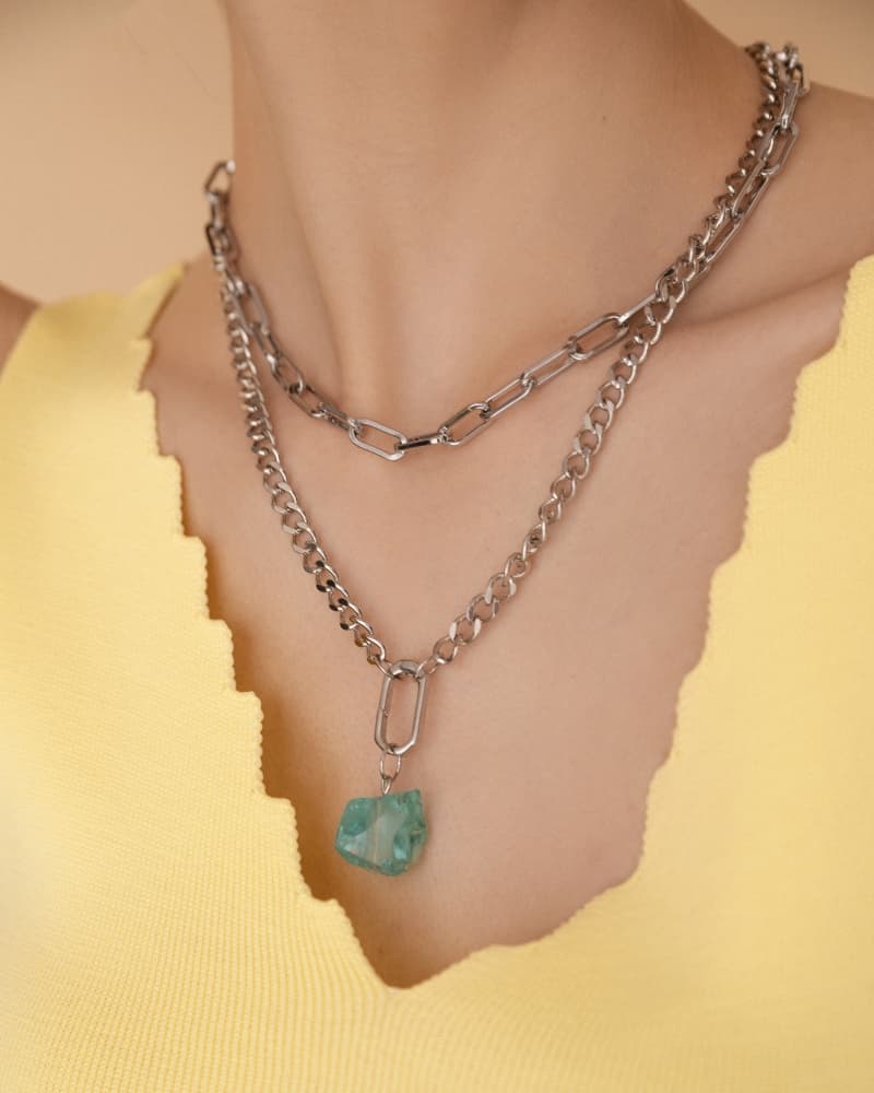 Колье из стали с кварцем