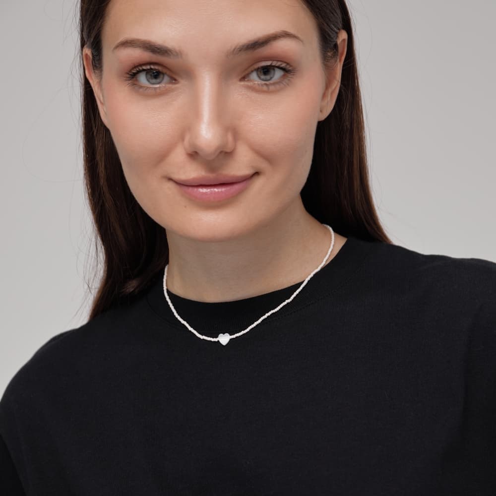 Колье из стали с перламутром