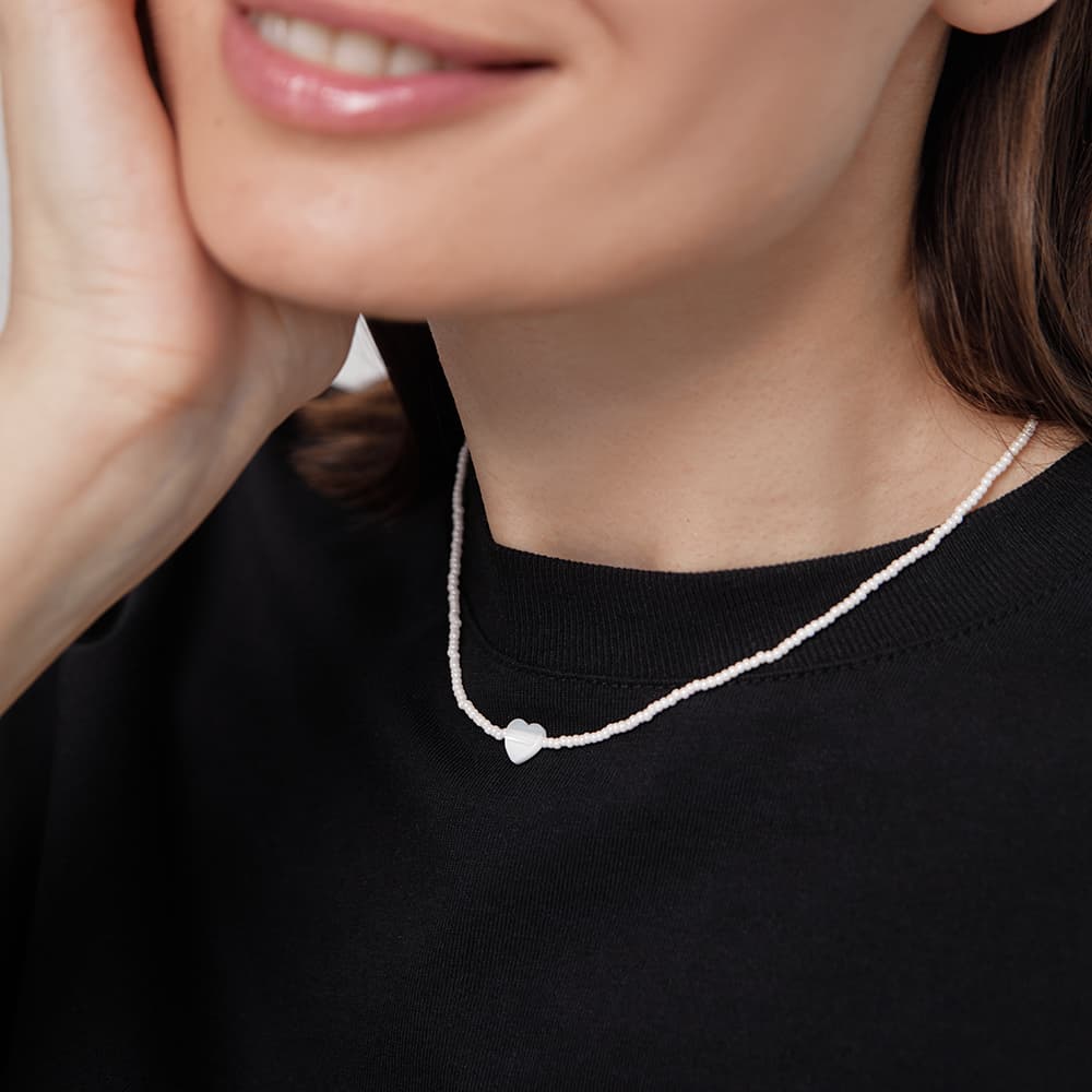 Колье из стали с перламутром