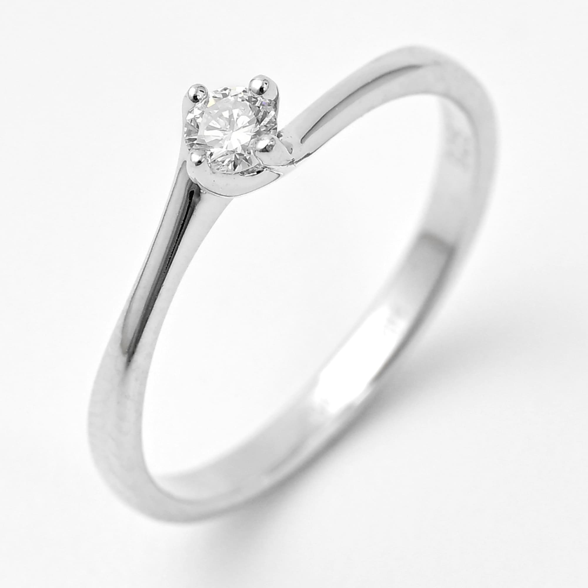 Кольцо из серебра 925 с выращенными бриллиантами