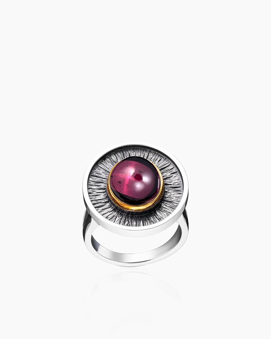 Кольцо из серебра 925 с гранатами