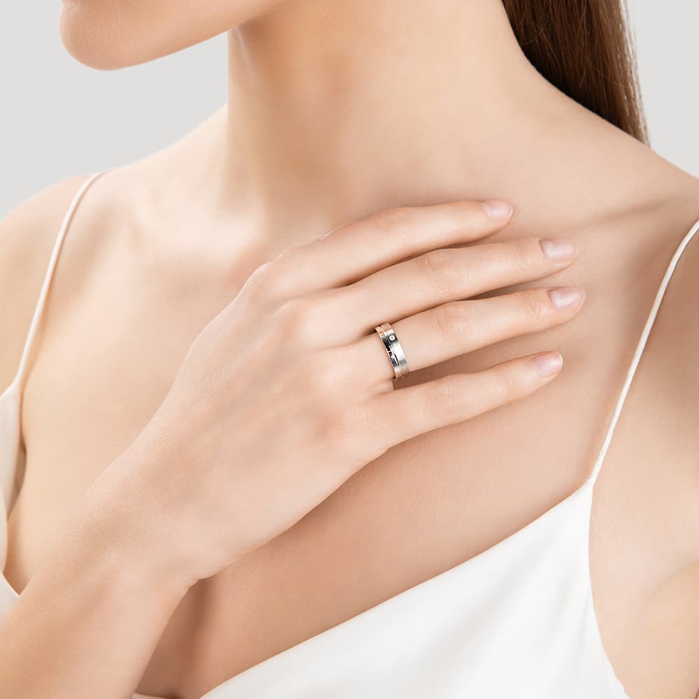 Кольцо обручальное из золота 585 с фианитами