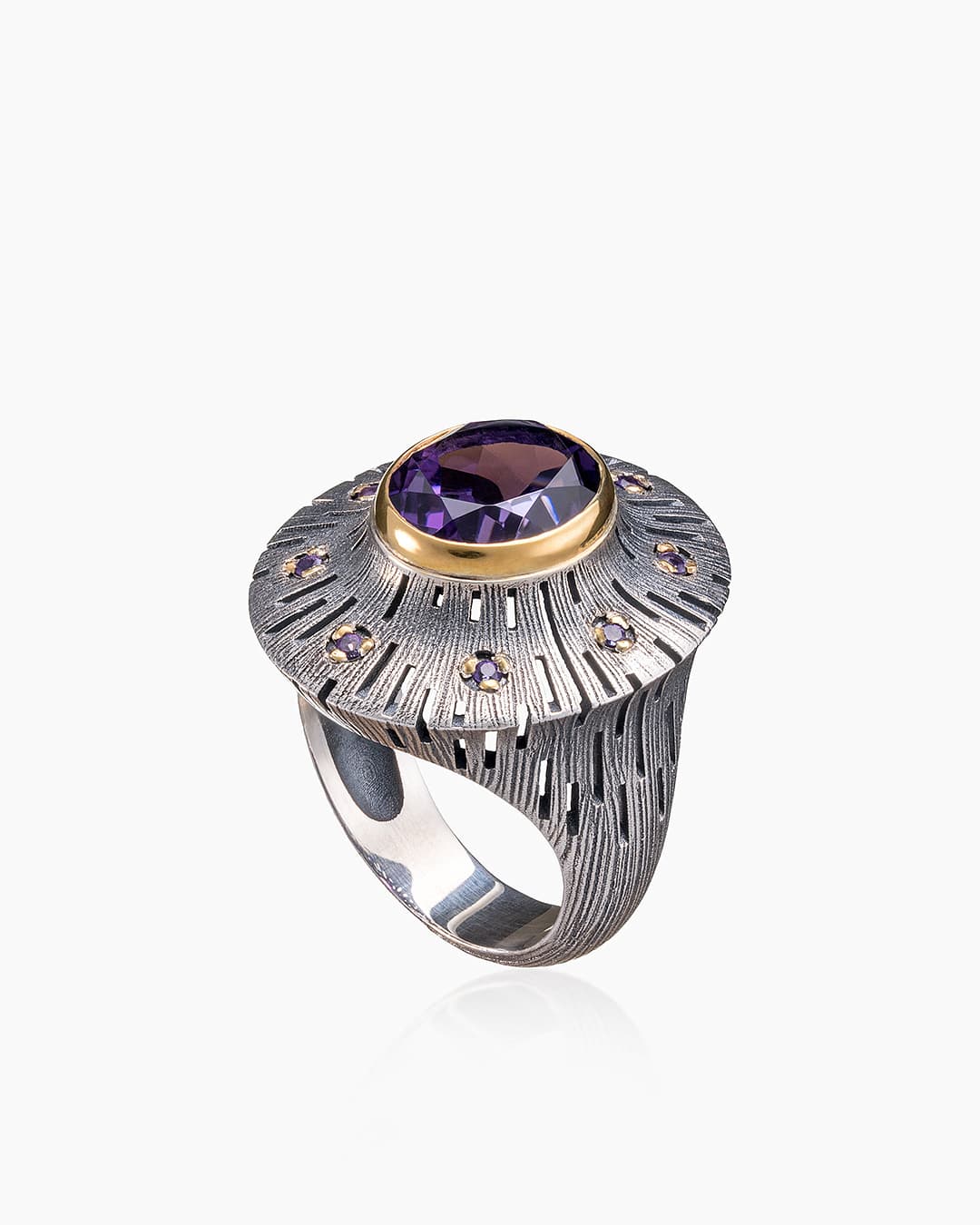 Кольцо из серебра 925 с аметистами