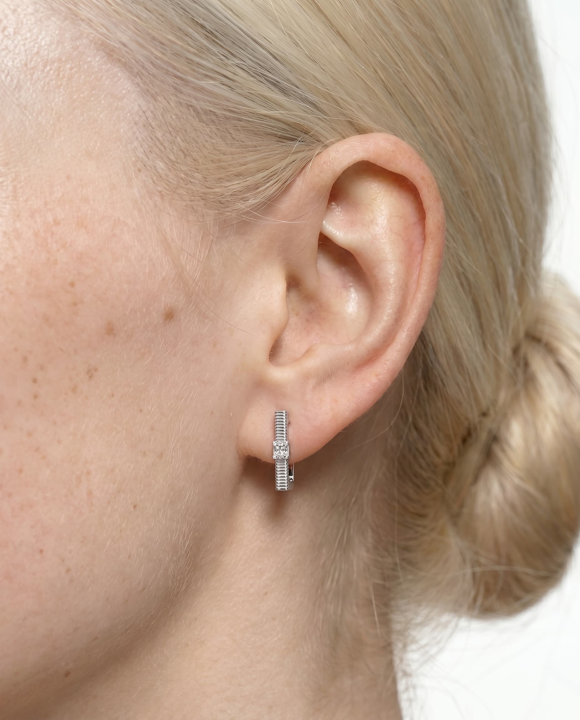 Серьги из золота 585 с бриллиантами