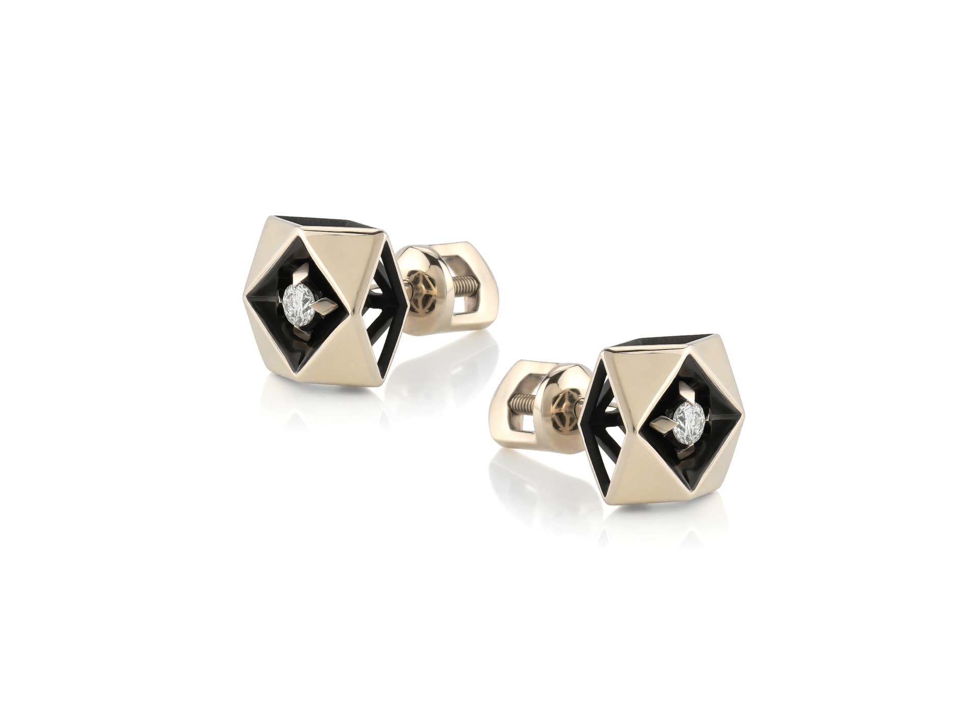 Серьги из золота 585 с бриллиантом