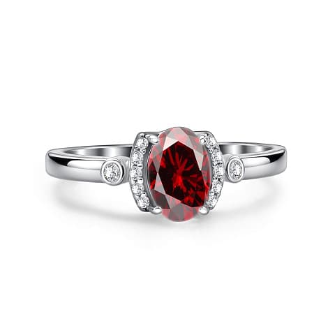 Кольцо из серебра 925 с гранатами