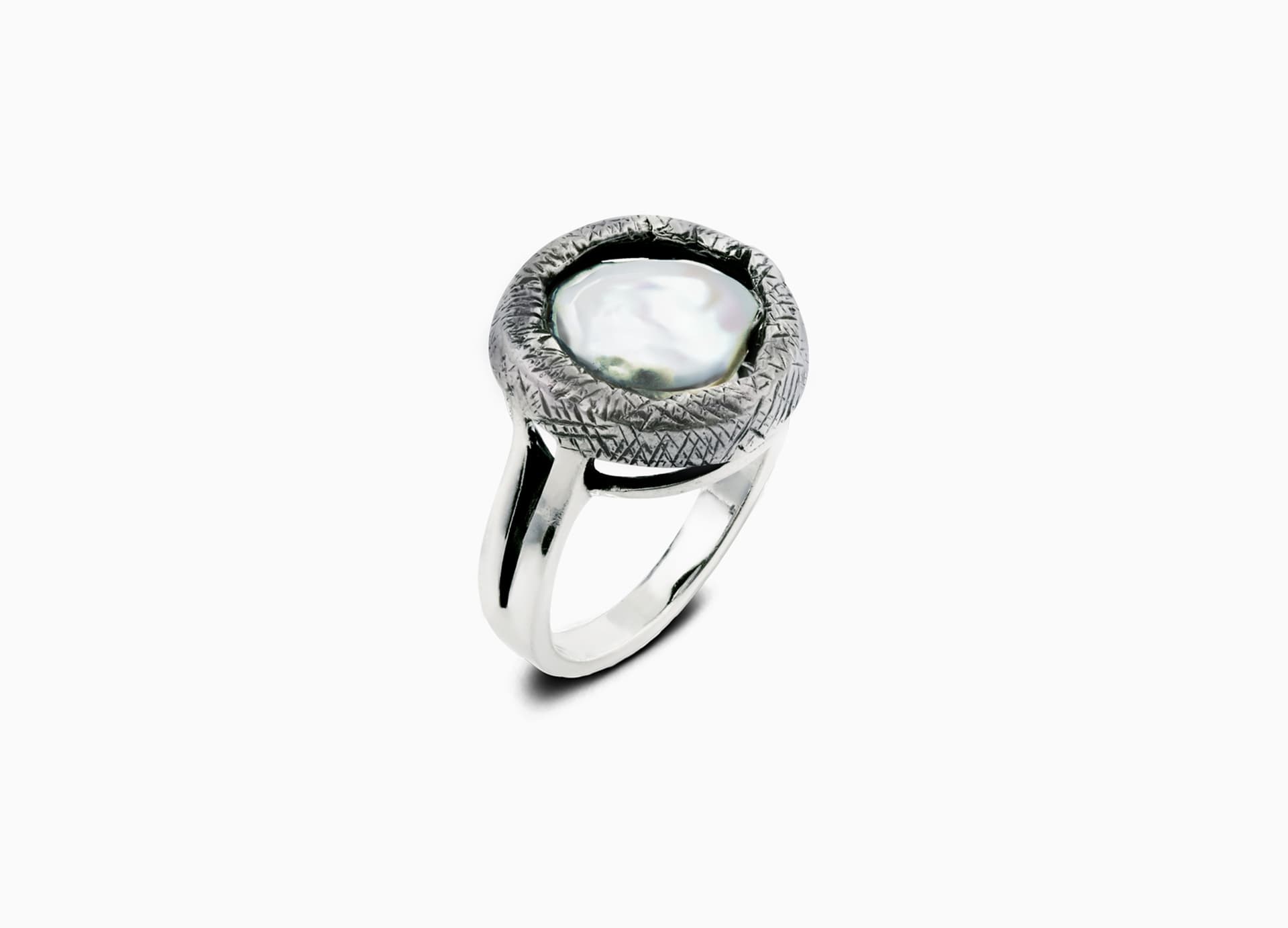 Кольцо из серебра 925 с жемчугом