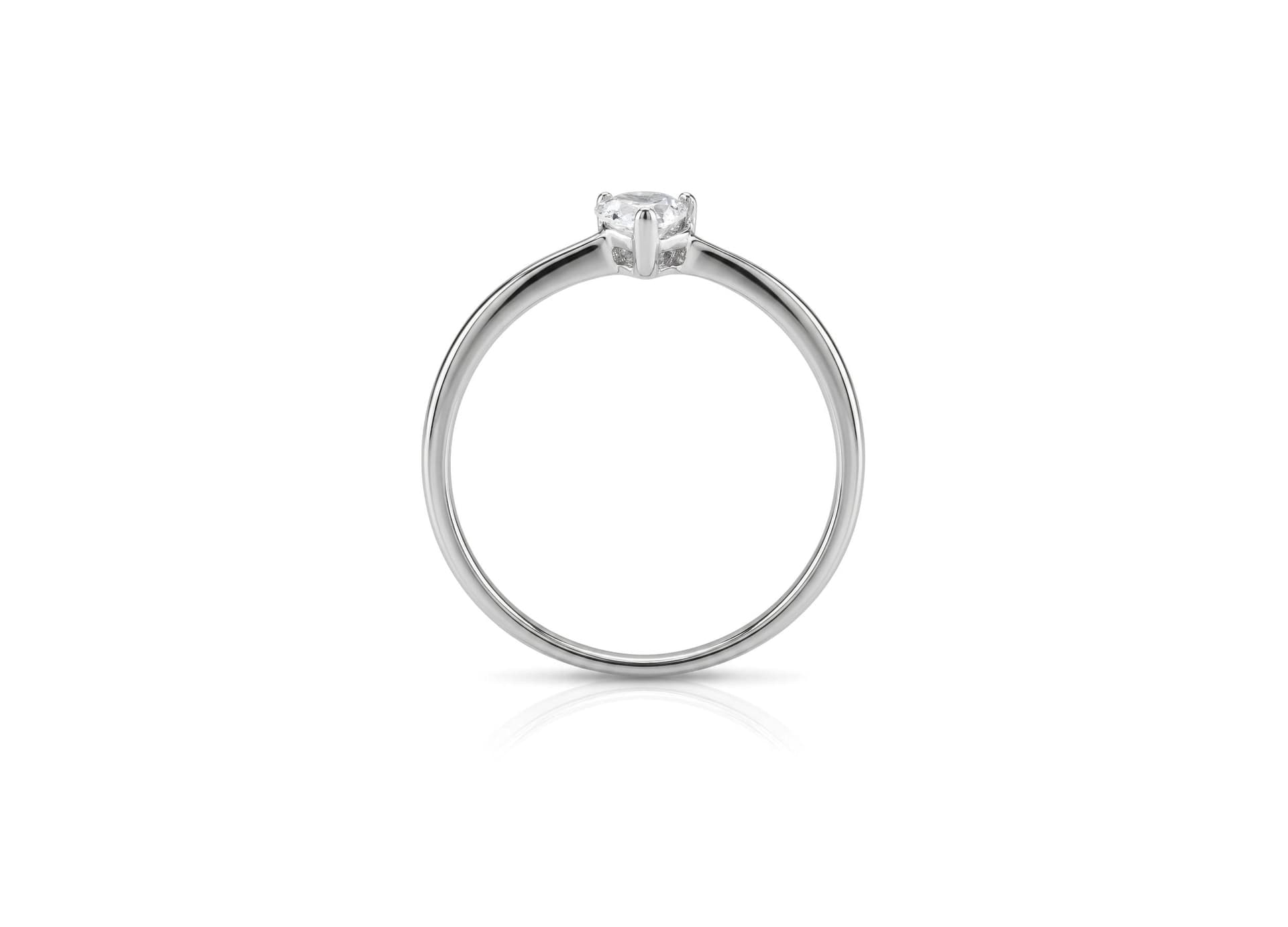 Кольцо из серебра 925 с кубическим цирконием