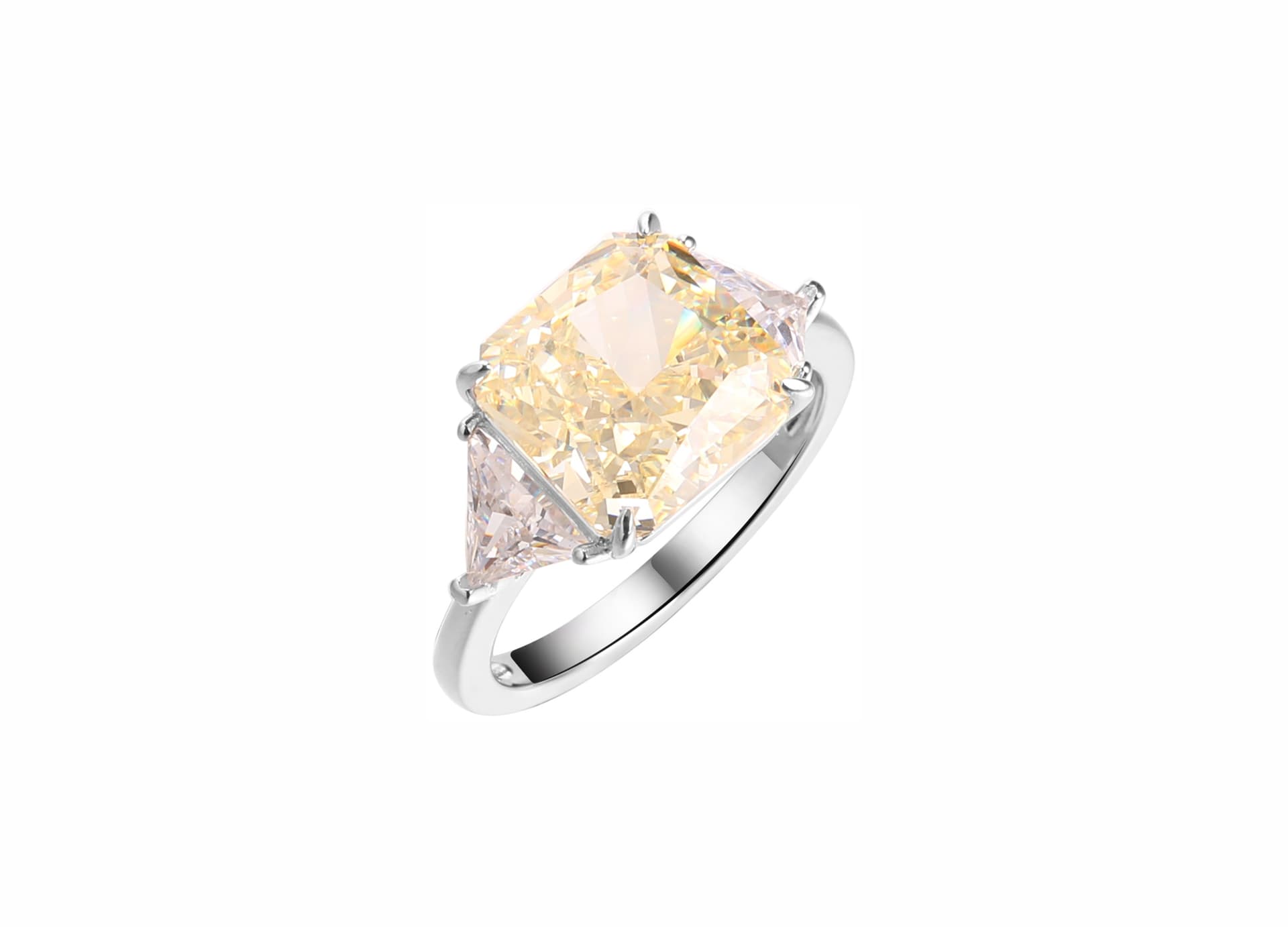 Кольцо из серебра 925 с фианитами