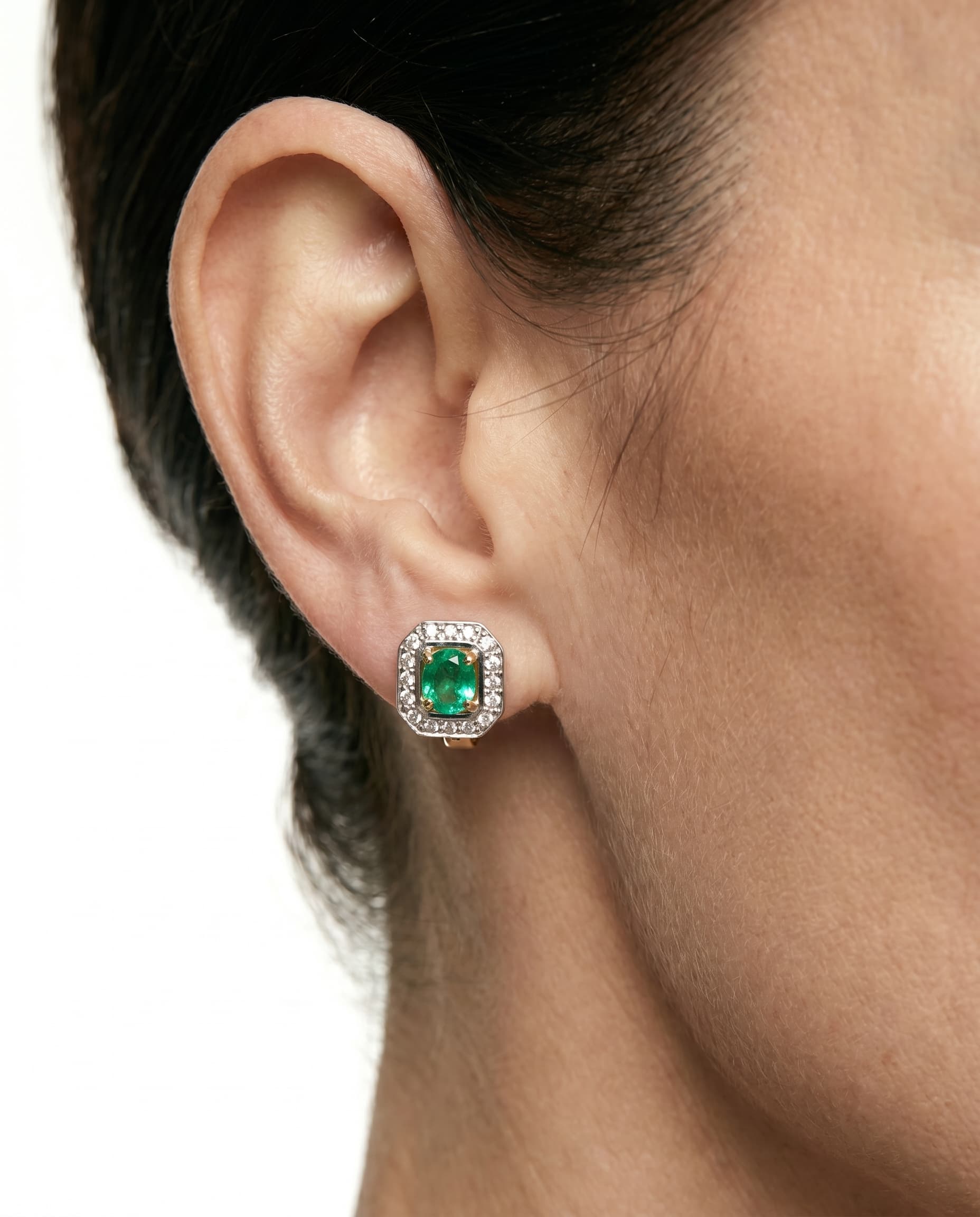 Серьги из золота 585 с  изумрудом