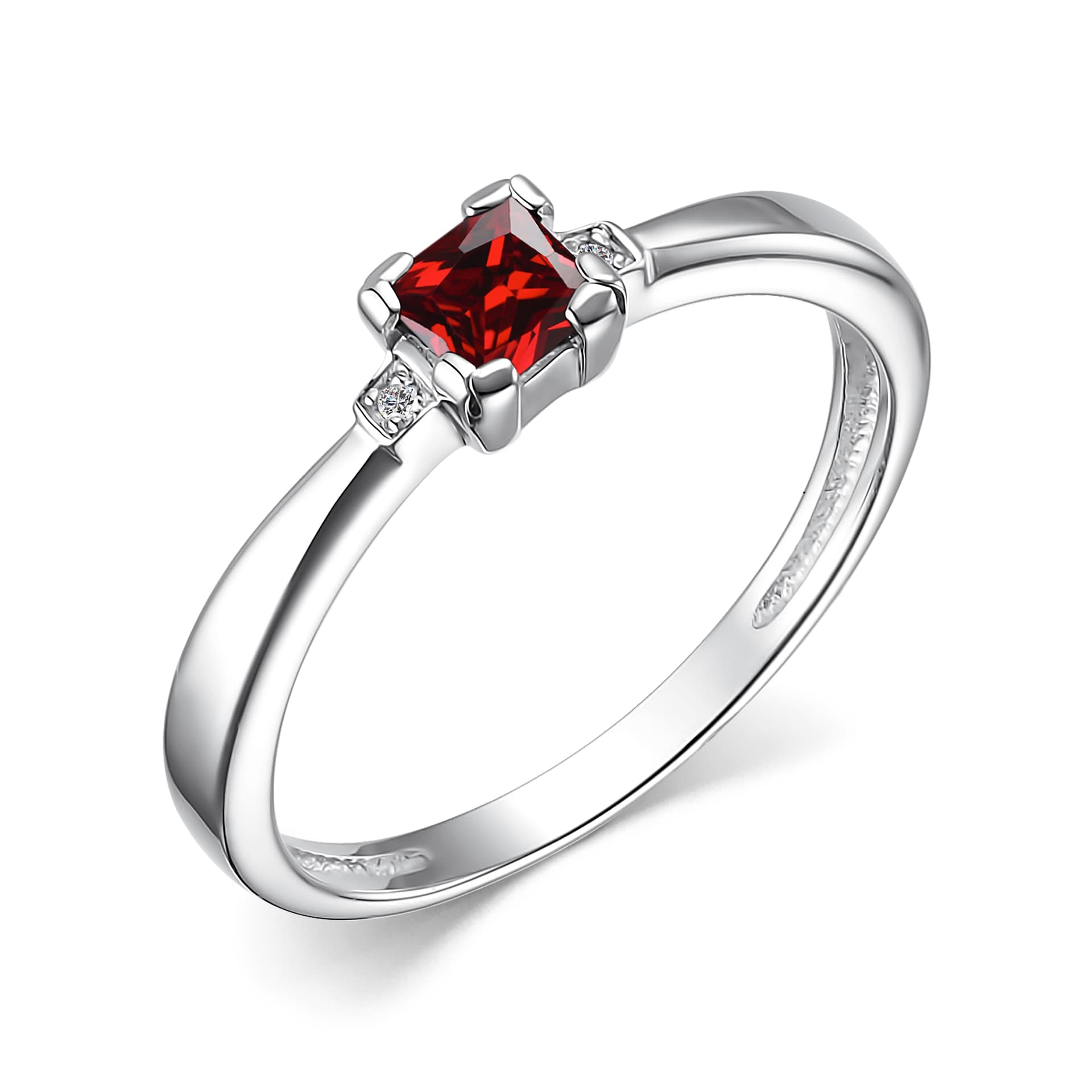 Кольцо из серебра 925 с гранатом