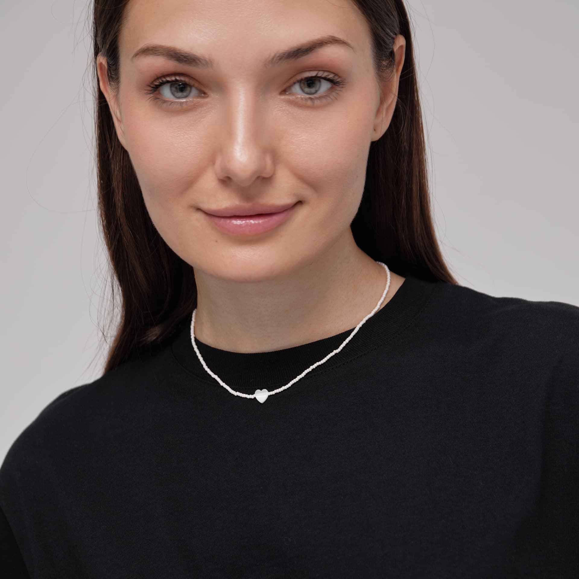 Колье из стали с перламутром