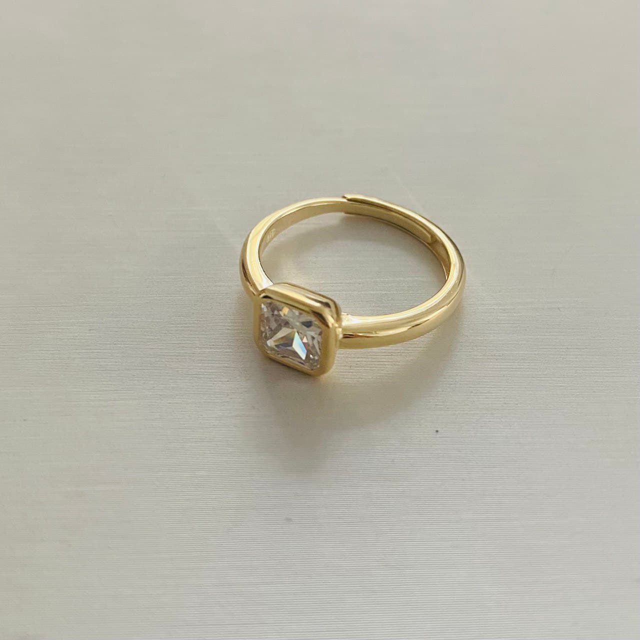 Кольцо из серебра 925 с кубическим цирконием