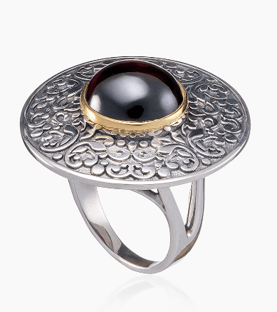 Кольцо из серебра 925 с  гранатом