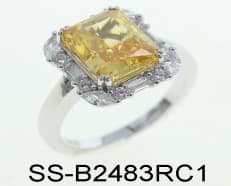 Кольцо из серебра 925 с кубическим цирконием